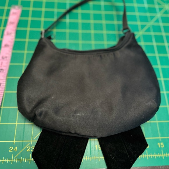 Cute little black evening bag with velvet bow - Picture 2 of 5